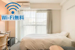 のマンスリーマンション・ウィークリーマンション「【新装フルリノベ】旅するように暮らす部屋💼無印良品提携！【梅田から直通15分】ラウンジ付きマンスリー［最寄り：蛍池駅］ モデレート(禁煙/Wi-Fi/居室内水回り/コワーキングあり)(No.996132)」メイン画像