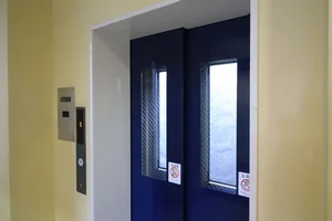 エレベーター付き