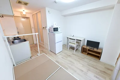 なんばまで電車で3分。家具家電付き・水道契約不要!