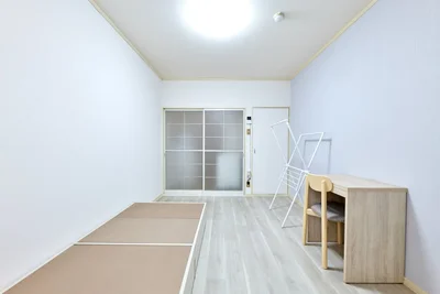 最寄り駅まで徒歩10分!家具家電付きアパート