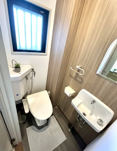 【岐阜市若竹町/敷地内駐車場アリ/バス停徒歩５分/人気の長良エリア】（マンスリーベースＪＰ No.004）