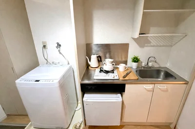 【岐阜市近島/最上階南向き角部屋/Wi-Fi無料/スマートTV設置/駐車場有】（マンスリーベースＪＰ G023)