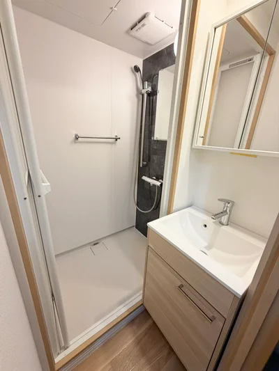 【岐阜市近島/最上階南向き角部屋/Wi-Fi無料/スマートTV設置/駐車場有】（マンスリーベースＪＰ G023)