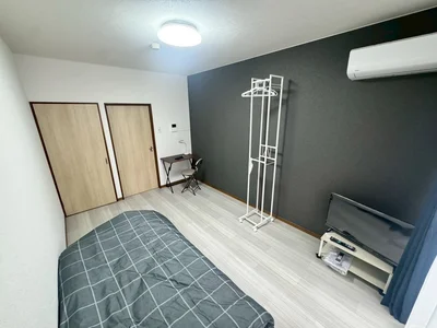 マンスリー☆全室駐車場1台付。Wi-Fi無料,家具家電完備,キッチン用品 最大10室までご用意ございます!!