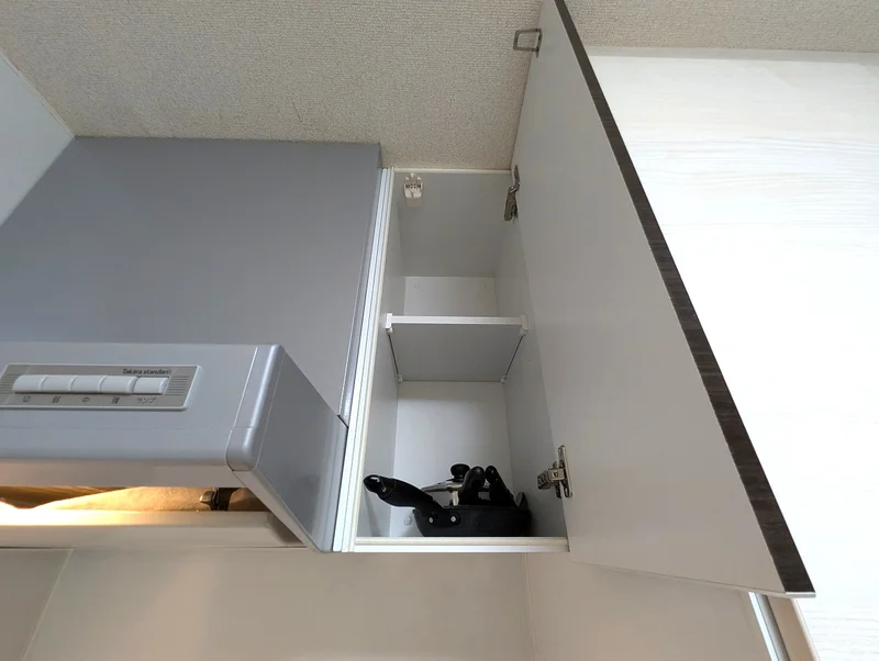 キッチンの上に2段収納◎