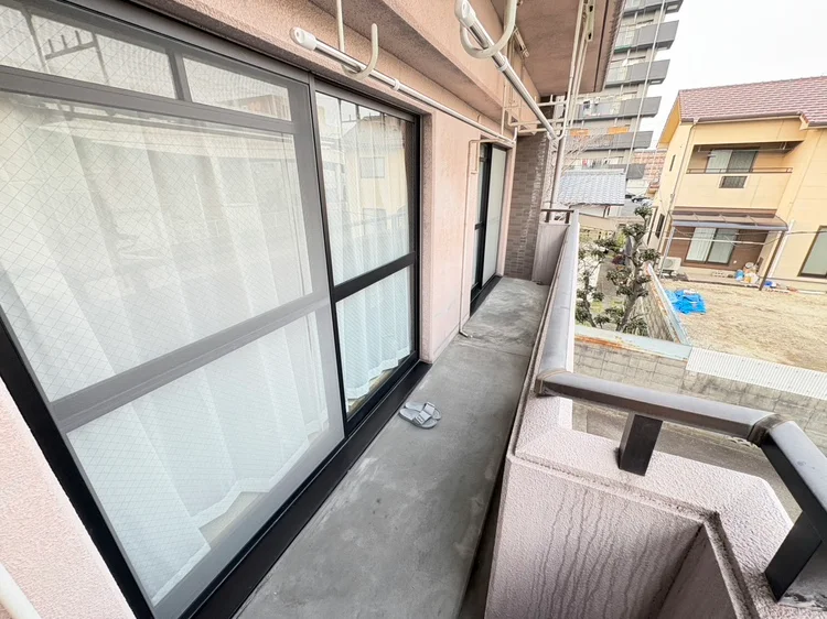 洗濯竿・スリッパ備え付☆入居中洗濯もできるので、コインランドリーに行かなくても大丈夫☆☆