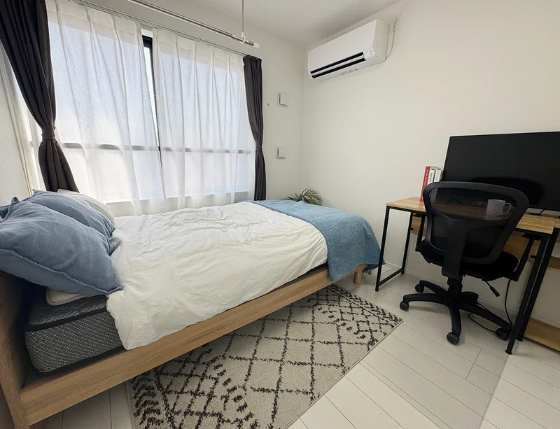 写真はお部屋のイメージです。ラグ等の室内装飾はございません。