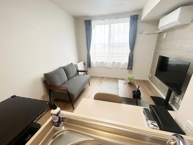 キッチンからみたリビングルーム