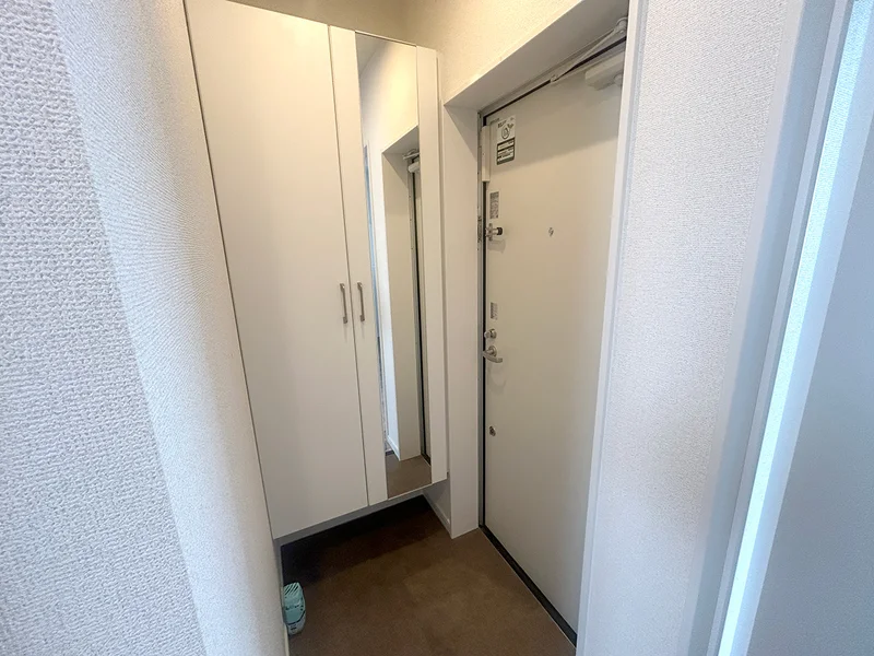 玄関には姿見