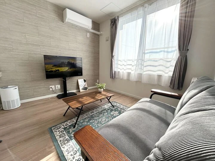 テレビはスマートTVを採用♪地上波のほかに、youtubeなどもご覧いただけます。