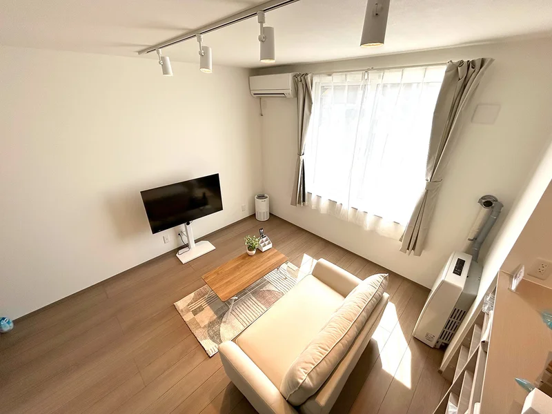 ハイタイプのテレビ台ですっきりした印象です！