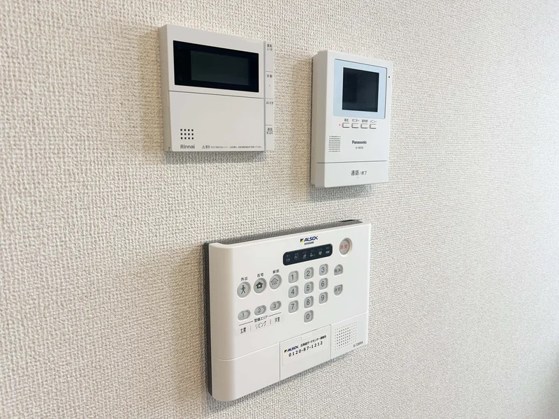 セキュリティばっちりのモニター付きインターホン