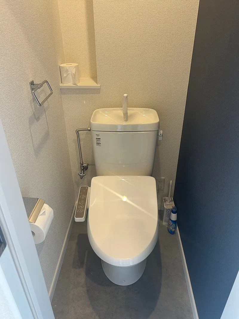 お手洗いはウォシュレットつき