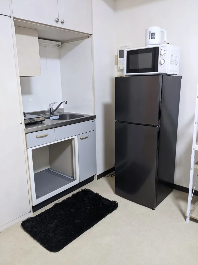 冷蔵庫・電子レンジ・ケトルも付いてます♪