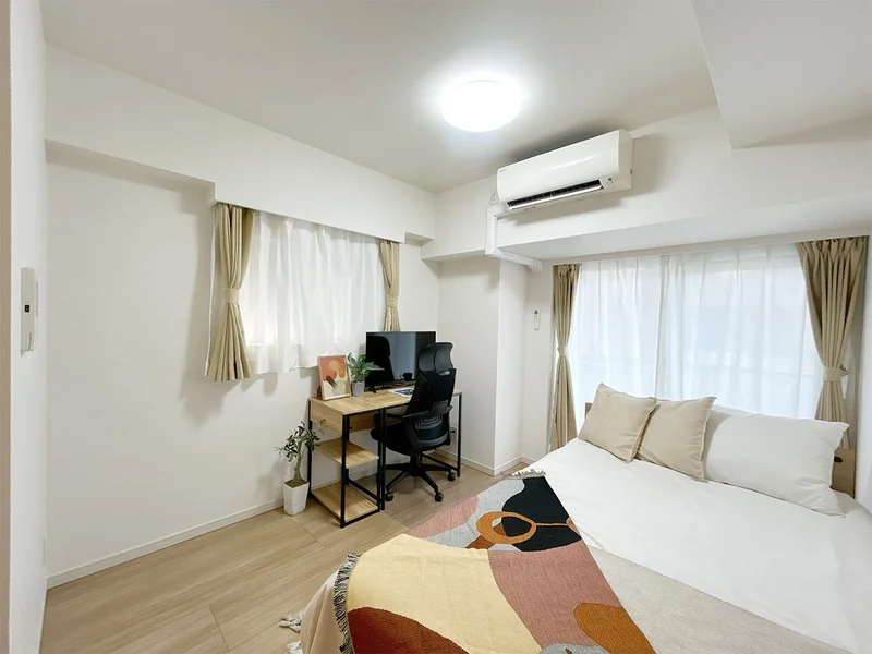 写真はイメージです。ラグなどの室内装飾はございません。