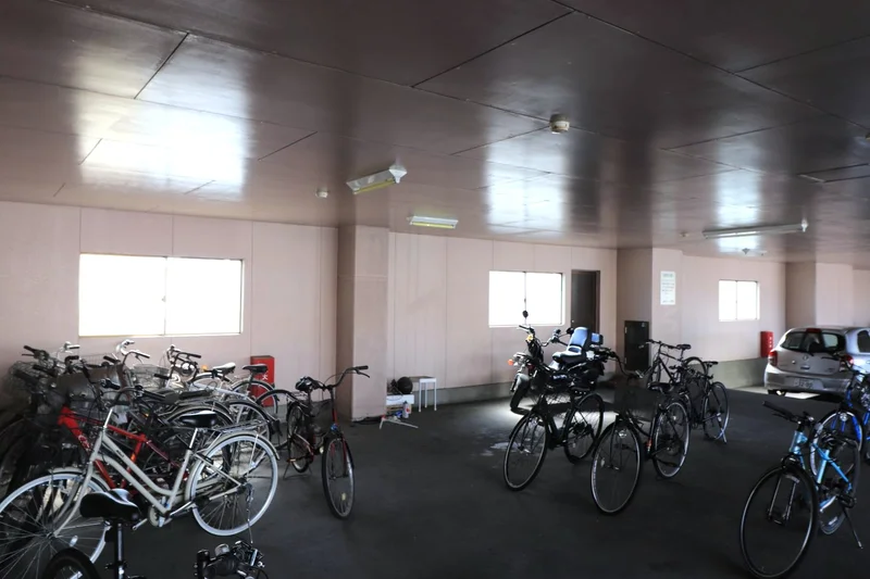 駐輪場有で自転車利用可能