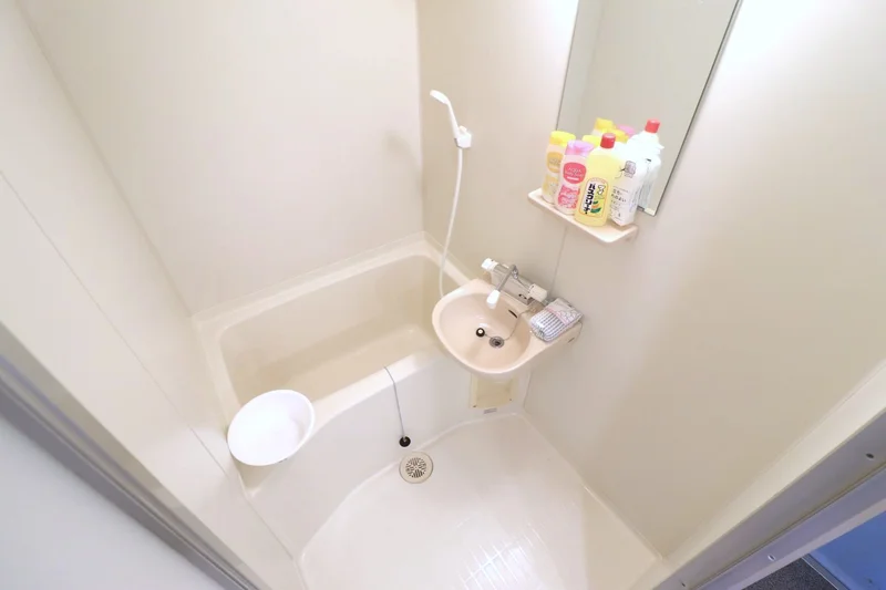 シャンプーやコンディショナーボディーソープ・お風呂洗剤・スポンジなど充実の標準品！