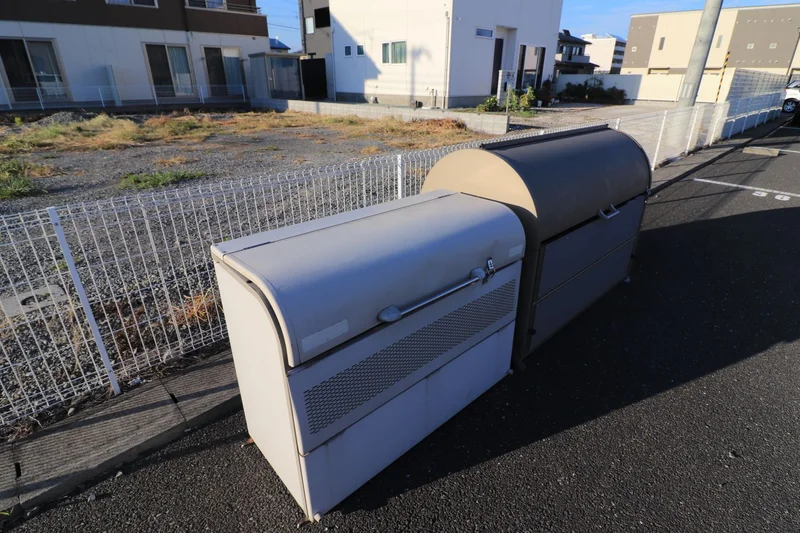 ゴミ捨て場あり