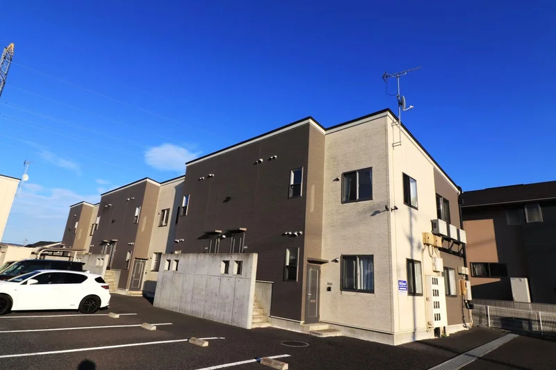 駐車場ご利用も可能で郊外へのビジネスや観光にも便利！