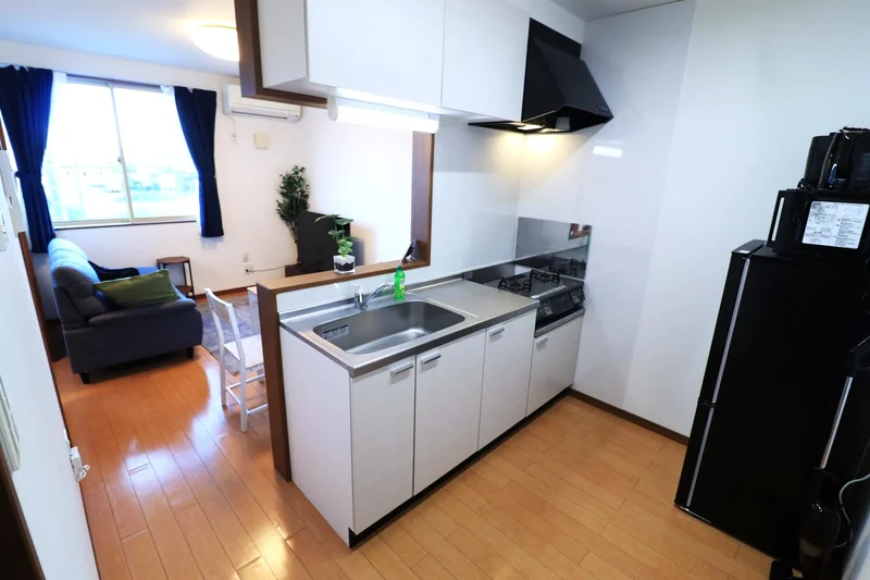 対面キッチンで　食事も自炊で健康的に長期滞在頂けます！