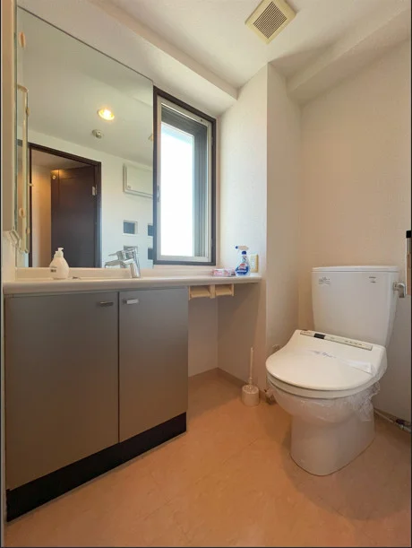 独立洗面台、トイレ