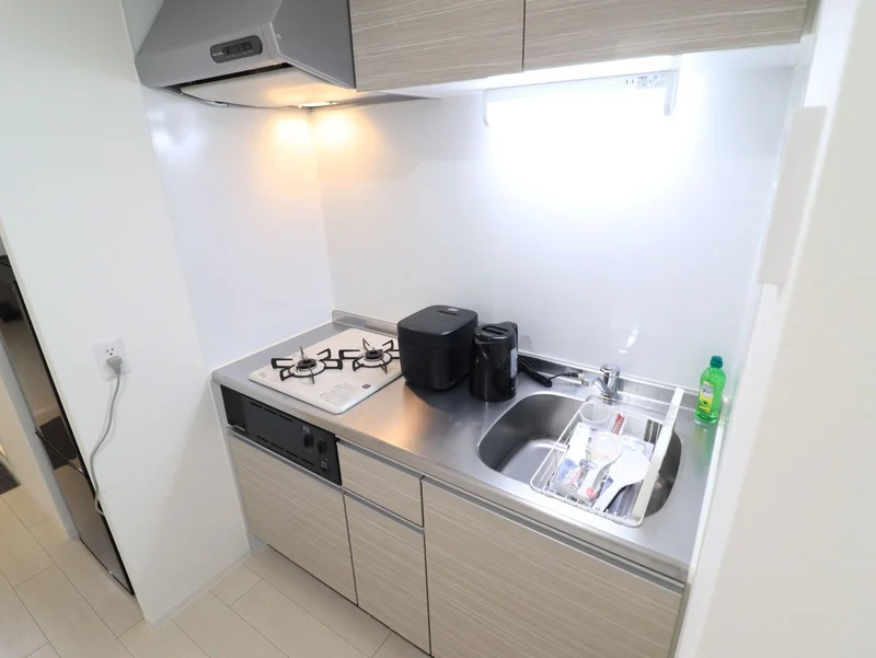 ２口ガスコンロ　調理器具や食器類など取り揃えがあり自炊が可能なので　健康面に考慮できます！　