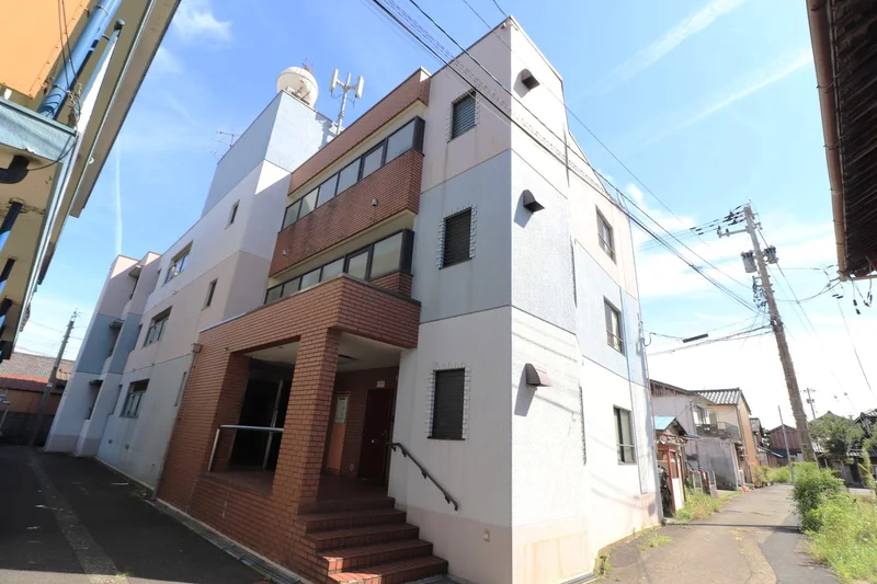 越前にある北府から徒歩4分の駐車場つきマンスリーマンション！
