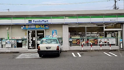 ファミリーマート 福井新保町店まで徒歩１１分