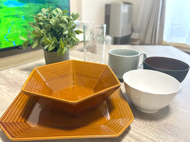 食器類は1名様分となります。デザイン・種類などが変わる事がございます。