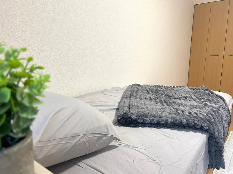 ベッドはシングルサイズをご用意。