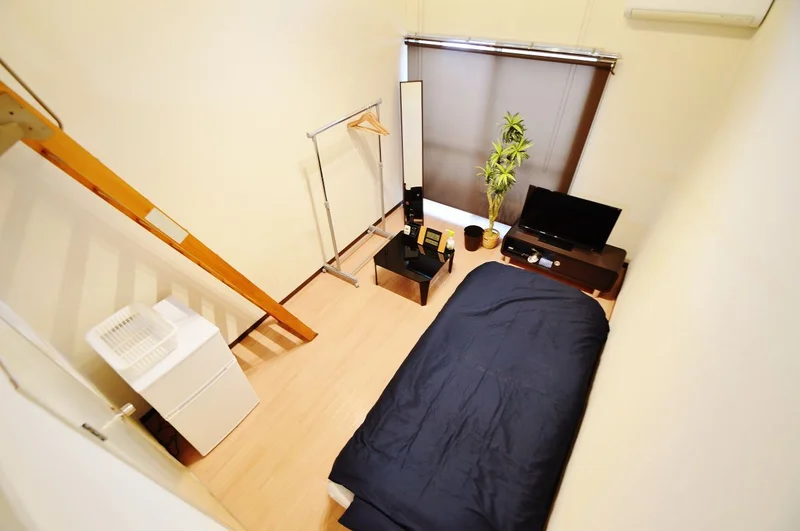 マンスリーマンションでは必要最低限のものは揃っておりますので、長期の出張の場合でもキャリーバッグひとつでお荷物も収まっちゃいます。料金もお客様にご利用していただきやすいよう2500円～ご用意しております♪随時各お部屋の募集をしております♪