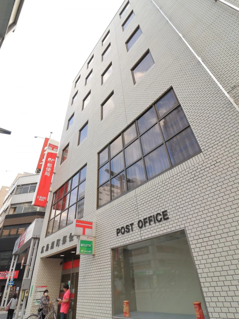 胡町郵便局まで徒歩３分　郵便窓口　平日：09:00～18:00　土日祝：取扱無　貯金窓口　平日：09:00～16:00　土日祝：取扱無　ATM：平日：07:00～23:00　土：09:00～21:00　日祝：09:00～19:00　保険窓口　平日：09:00～16:00　土日祝：取扱無　＊短縮営業の可能性があります。予めご確認ください