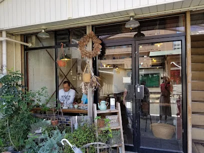 カフェ　めくるまで徒歩６分