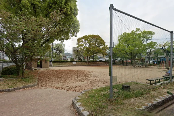 西十日市公園　徒歩3分