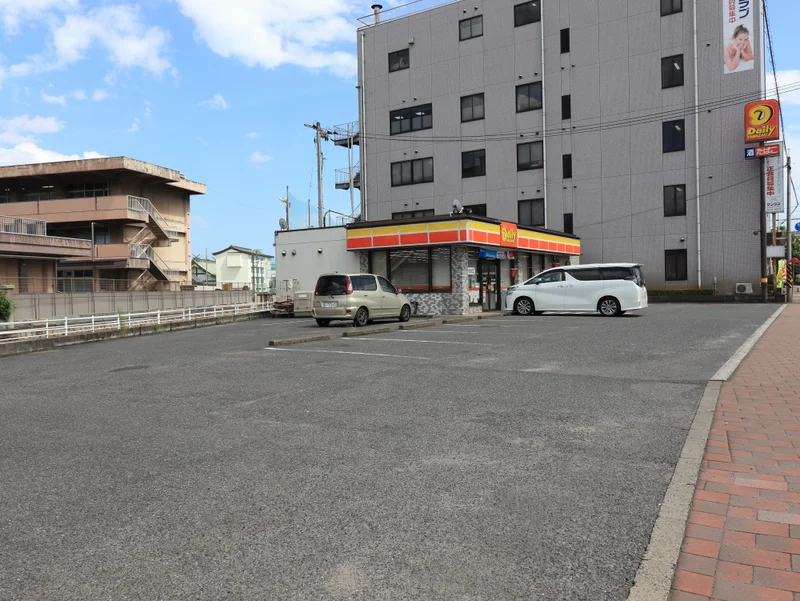 デイリーヤマザキ 福山野上町店まで徒歩２分