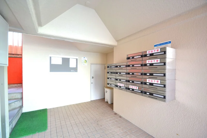 集合ポストあり！周辺にはスーパーや飲食店、コンビニなど生活する際に助かるお店が多数ございますので非常に便利な立地です！
