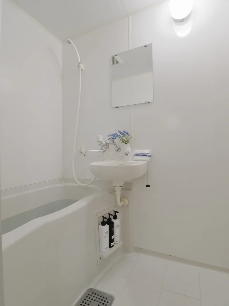 バストイレ別！シャンプーやボディーソープをご用意させていただいてるので入居してすぐ湯舟に浸かって疲れを癒すことが可能です♪
