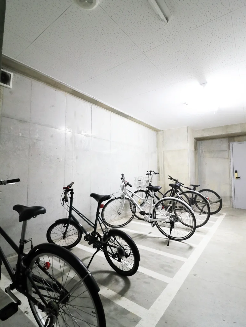 敷地内駐輪場　近場へのお出かけにも便利です。
