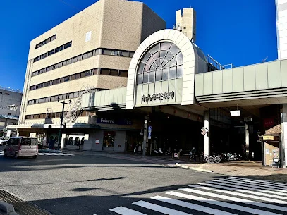 れんがどおり商店街まで徒歩６分