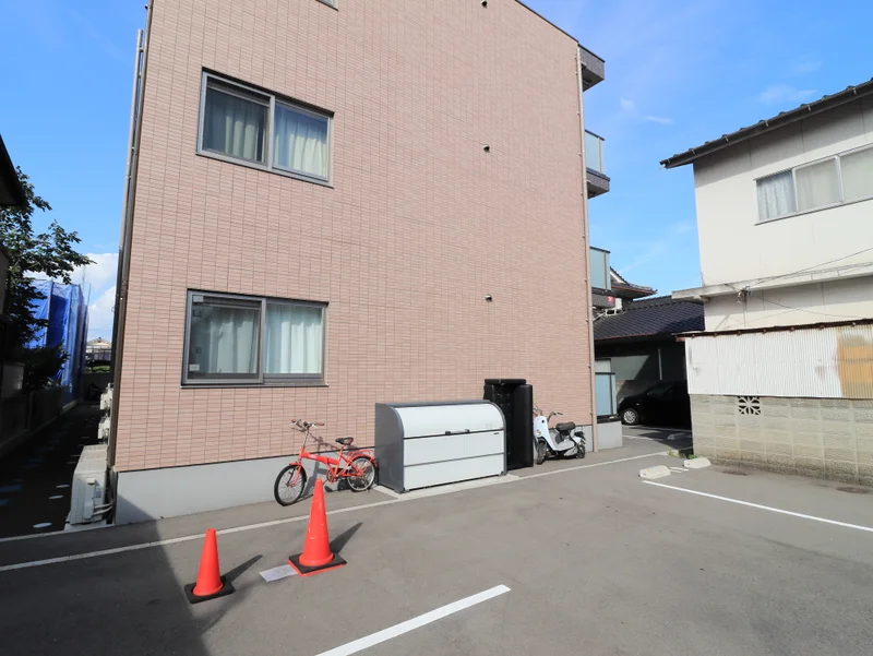 敷地内ゴミ捨て場