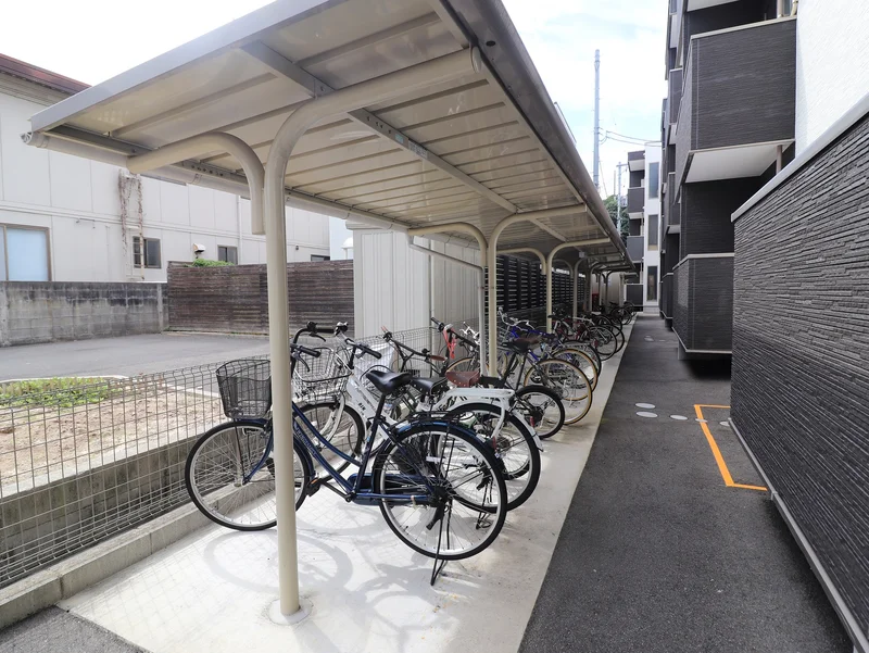 駐輪場有　自転車可能！近場へのアクセスに便利です。