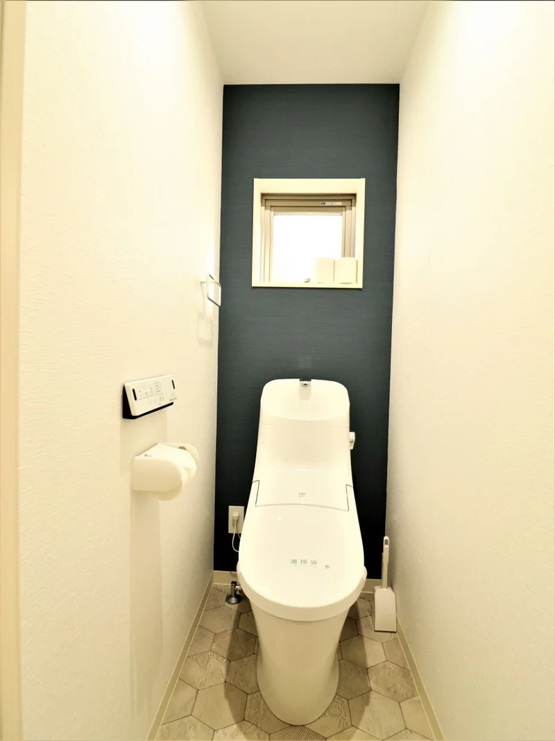 ウォシュレット付き！　トイレ洗剤やトイレブラシなども標準品です！