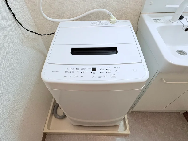 洗濯機は室内に設置しております♪入居後すぐにご利用が可能です(^^♪タオル1式分もご用意しております☆彡