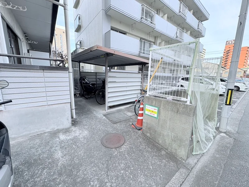 駐車場・ゴミ捨て場も敷地内にあります♪