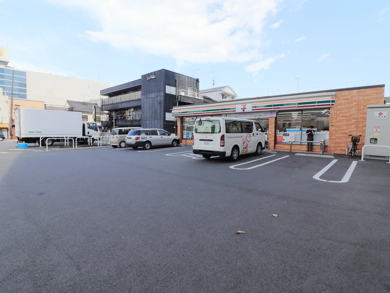 セブンイレブンまで徒歩３分