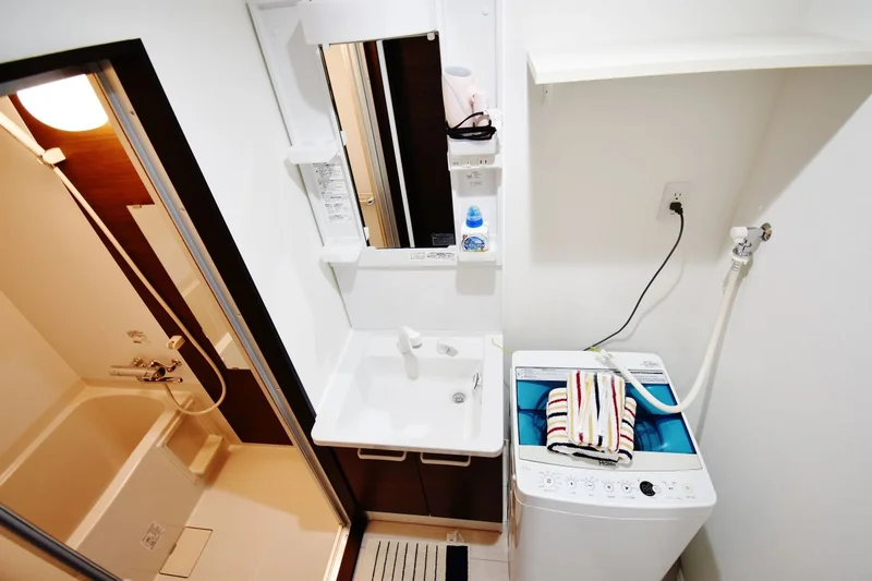嬉しい独立洗面台付き♪大きな鏡で身支度!(^^)!急がしい朝もバタバタしません♪室内洗濯機には、ご入居当日からご利用いただけますよう、洗濯用洗剤もご用意させていただいておりますおんぷ