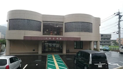 安東公民館まで車で６分