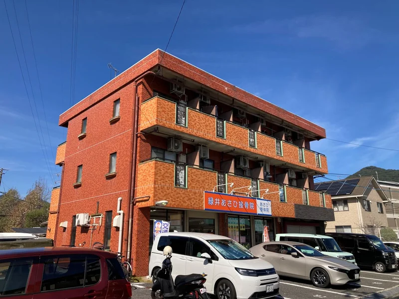 自販機・駐車場あり・敷地内ゴミ箱あり♪周辺にはスーパーや飲食店、コンビニなど生活する際に助かるお店が多数ございますので非常に便利な立地です！