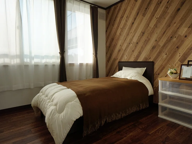 寝具付（枕・掛布団・タオルケット・マットレス）その他の寝具はご自分でご用意をお願い致します。