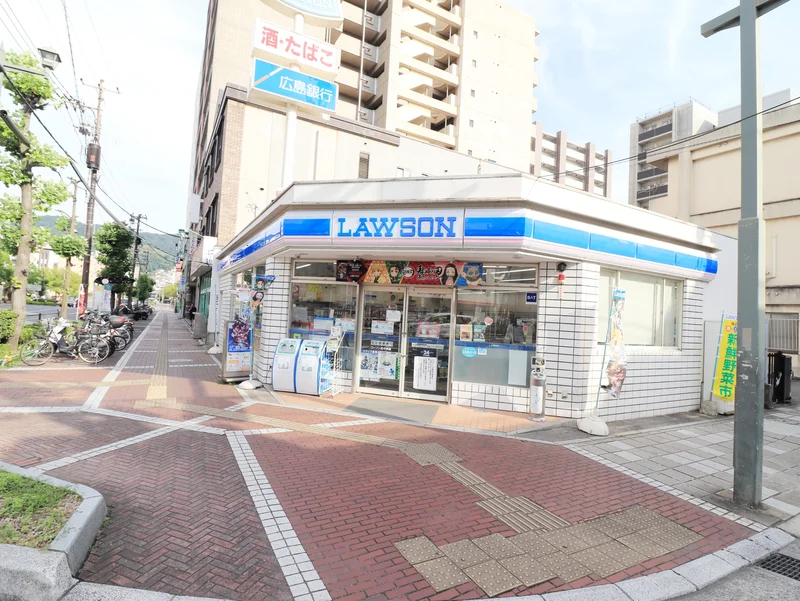 ローソン呉中央店まで徒歩８分